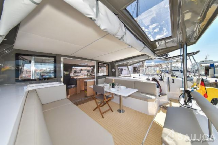 Nautitech 40 open NEW - 4 + 2 cab. - Yacht Charter Sailica