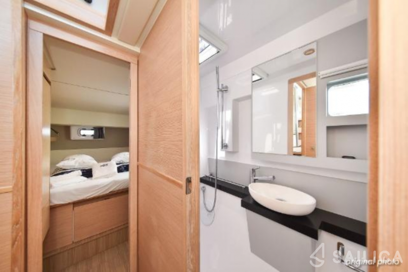 Nautitech 40 open NEW - 4 + 2 cab. - Yacht Charter Sailica