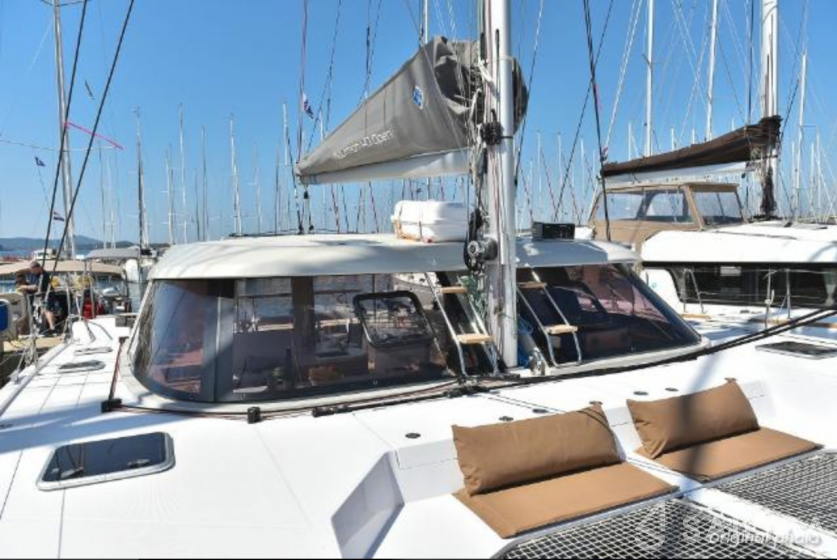 Nautitech 40 open NEW - 4 + 2 cab. - Yacht Charter Sailica