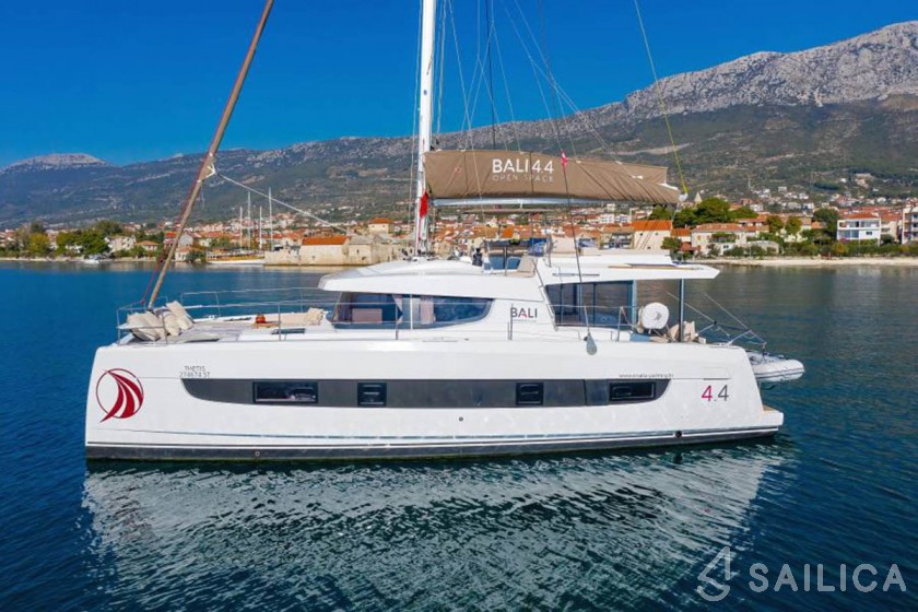 Bali 4.4 - Yacht Charter Sailica