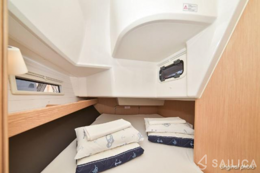 Bavaria 37 Cruiser - Yacht Charter Sailica