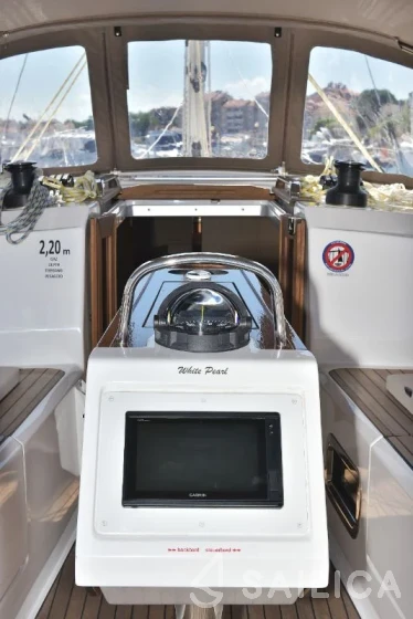 Bavaria 37 Cruiser - Yacht Charter Sailica