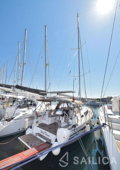 Bavaria 37 Cruiser - Yacht Charter Sailica