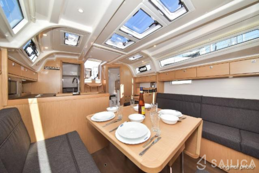 Bavaria 37 Cruiser - Yacht Charter Sailica