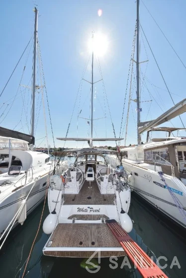 Bavaria 37 Cruiser - Yacht Charter Sailica