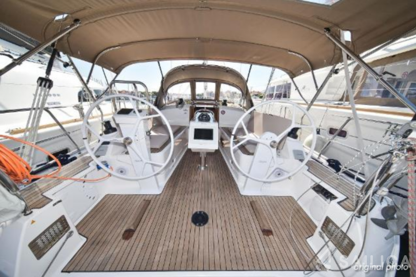 Bavaria 37 Cruiser - Yacht Charter Sailica