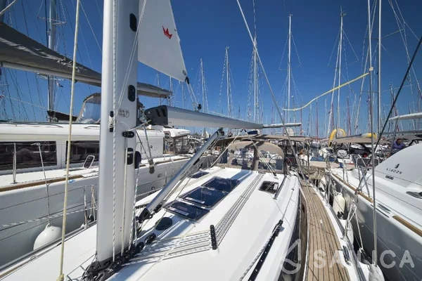 Bavaria 37 Cruiser - Yacht Charter Sailica