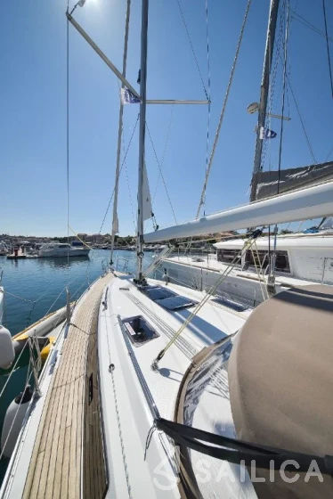 Bavaria 37 Cruiser - Yacht Charter Sailica