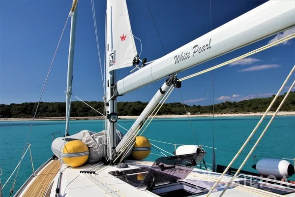 Bavaria 37 Cruiser - Yacht Charter Sailica