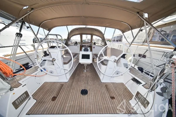 Bavaria 37 Cruiser - Yacht Charter Sailica