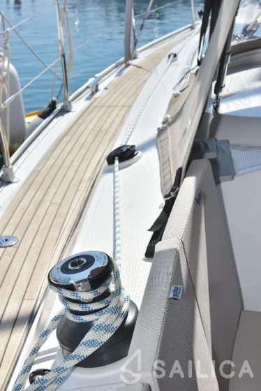 Bavaria 37 Cruiser - Yacht Charter Sailica
