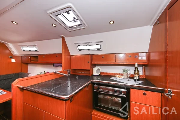 Bavaria 36 Cruiser - Yacht Charter Sailica