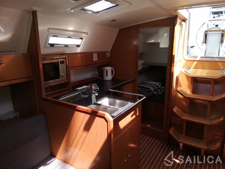 Bavaria 36 Cruiser - Yacht Charter Sailica