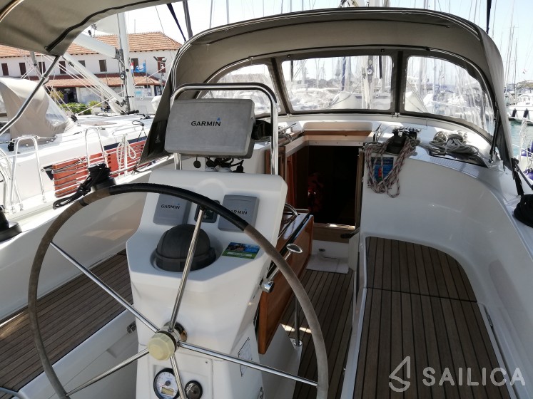 Bavaria 36 Cruiser - Yacht Charter Sailica