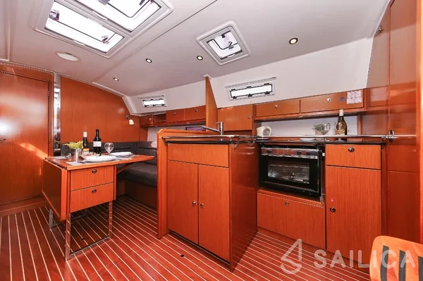 Bavaria 36 Cruiser - Yacht Charter Sailica
