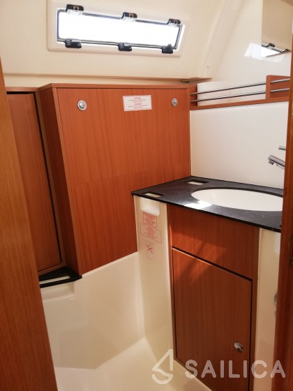 Bavaria 36 Cruiser - Yacht Charter Sailica