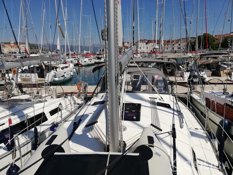 Bavaria 36 Cruiser - Yacht Charter Sailica