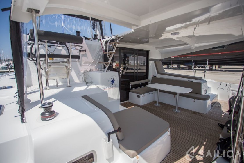 Lagoon 42 - Yacht Charter Sailica