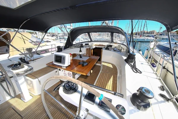 Bavaria 45 Cruiser - Yacht Charter Sailica