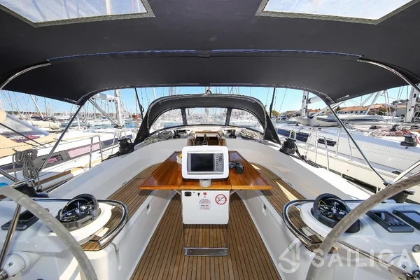 Bavaria 45 Cruiser - Yacht Charter Sailica
