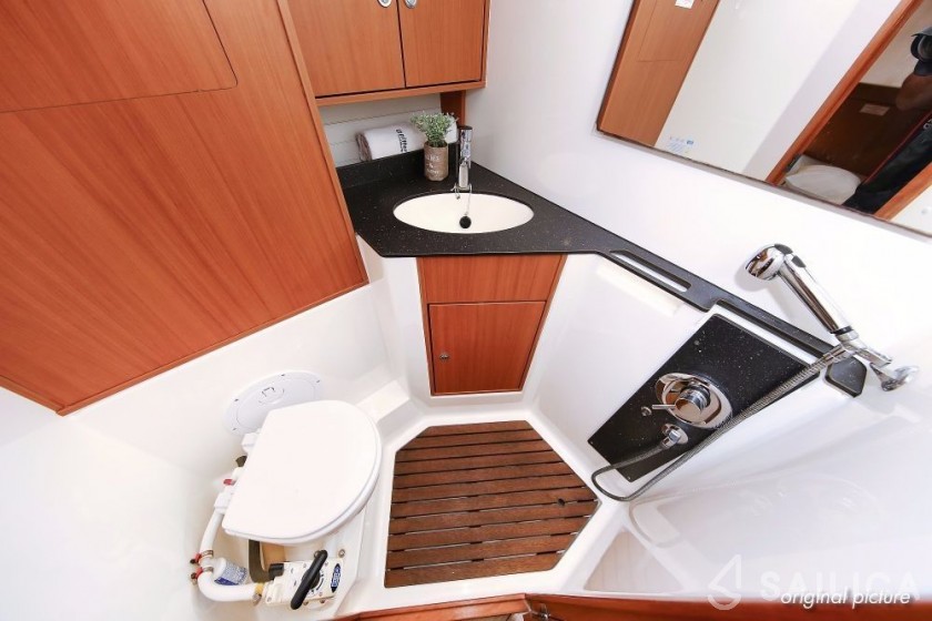 Bavaria 45 Cruiser - Yacht Charter Sailica