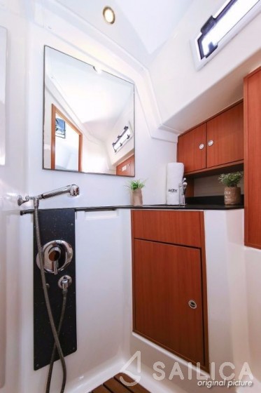 Bavaria 45 Cruiser - Yacht Charter Sailica