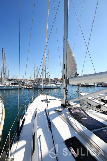 Bavaria 45 Cruiser - Yacht Charter Sailica