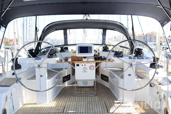 Bavaria 45 Cruiser - Yacht Charter Sailica
