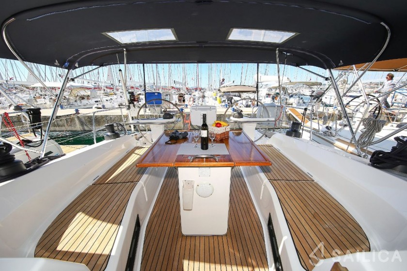 Bavaria 45 Cruiser - Yacht Charter Sailica