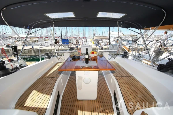 Bavaria 45 Cruiser - Yacht Charter Sailica