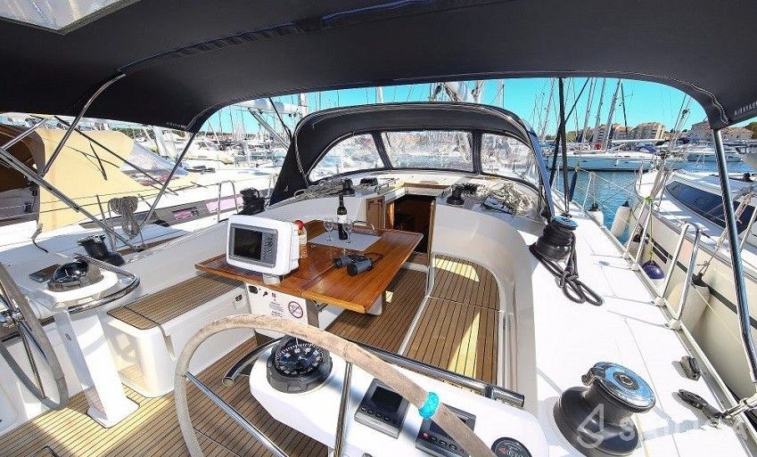 Bavaria 45 Cruiser - Yacht Charter Sailica