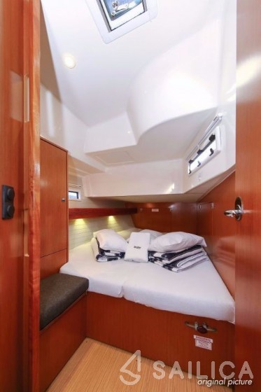 Bavaria 45 Cruiser - Yacht Charter Sailica