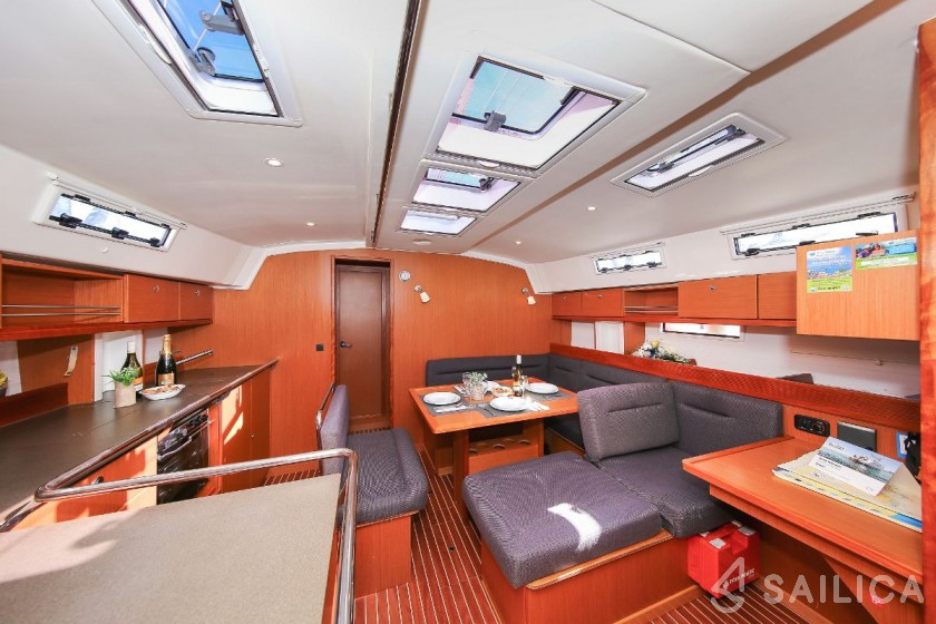 Bavaria 45 Cruiser - Yacht Charter Sailica
