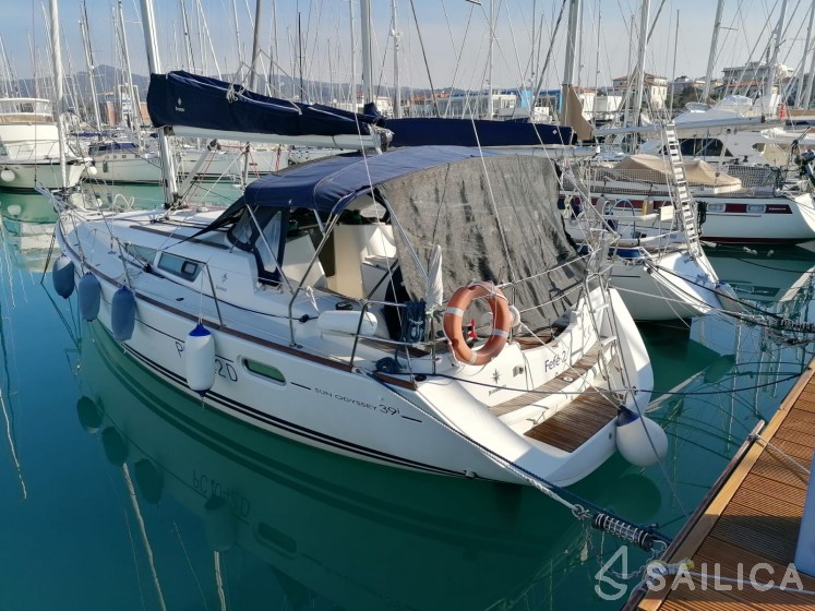 Sun Odyssey 39i - Yacht Charter Sailica