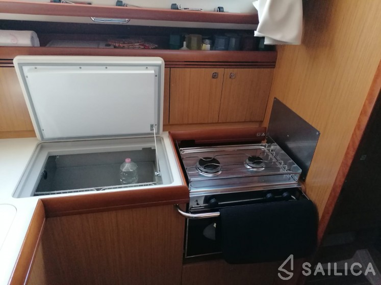 Sun Odyssey 39i - Yacht Charter Sailica
