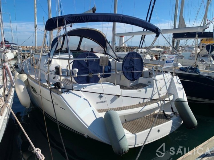Sun Odyssey 39i - Yacht Charter Sailica