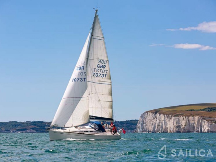 Elan 333 - Yacht Charter Sailica