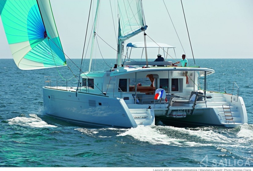 Lagoon 450  Flybridge - Yacht Charter Sailica