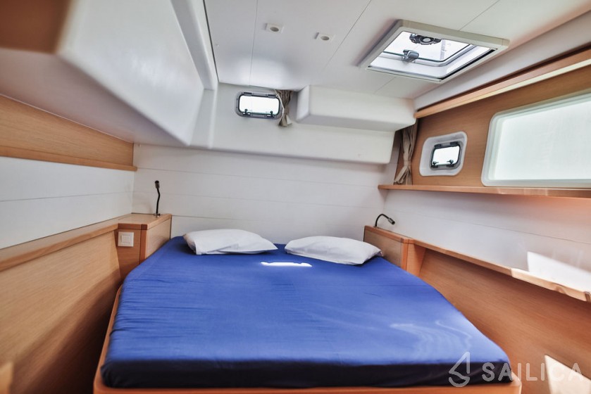 Lagoon 450  Flybridge - Yacht Charter Sailica