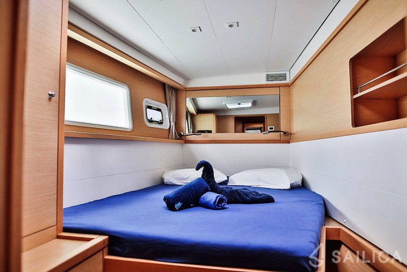 Lagoon 450  Flybridge - Yacht Charter Sailica