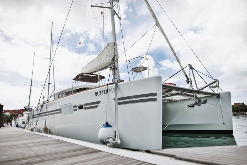 Lagoon 450  Flybridge - Yacht Charter Sailica