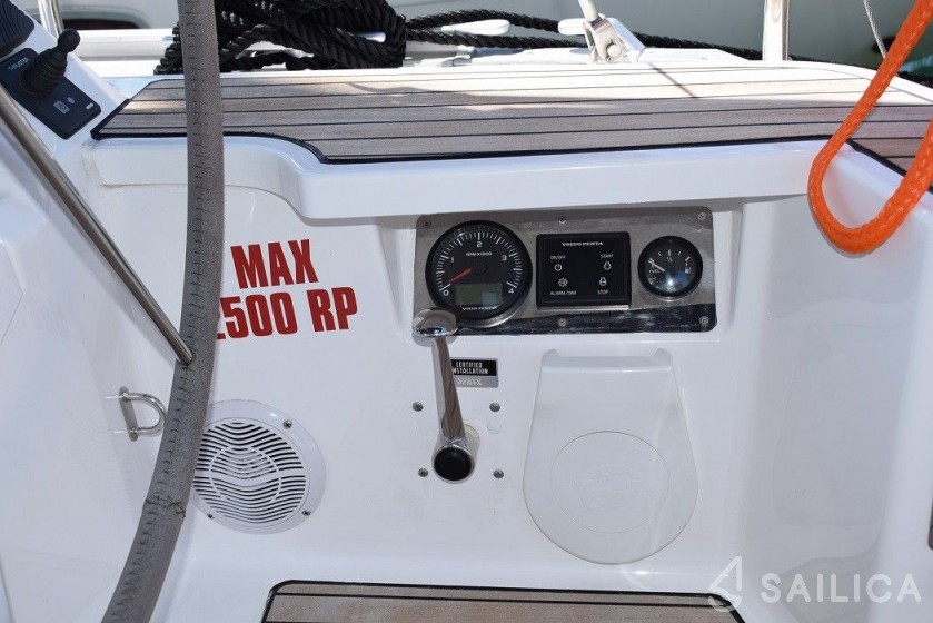 Bavaria 37 Cruiser - Yacht Charter Sailica