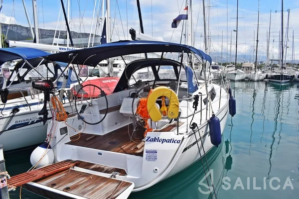 Bavaria 37 Cruiser - Yacht Charter Sailica