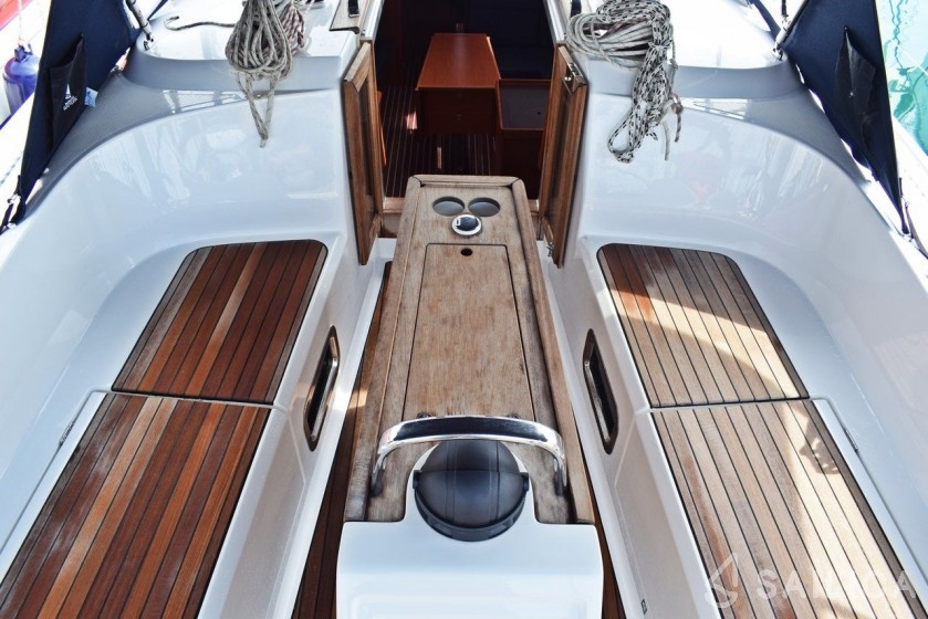 Bavaria 37 Cruiser - Yacht Charter Sailica