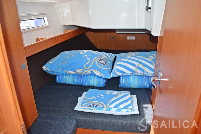 Bavaria 37 Cruiser - Yacht Charter Sailica