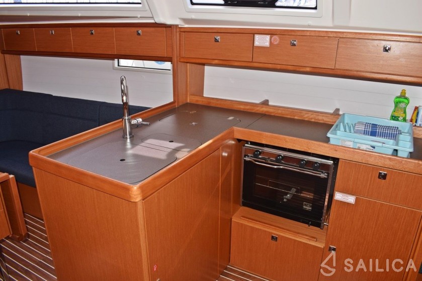 Bavaria 37 Cruiser - Yacht Charter Sailica