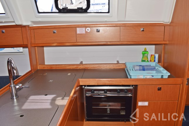 Bavaria 37 Cruiser - Yacht Charter Sailica