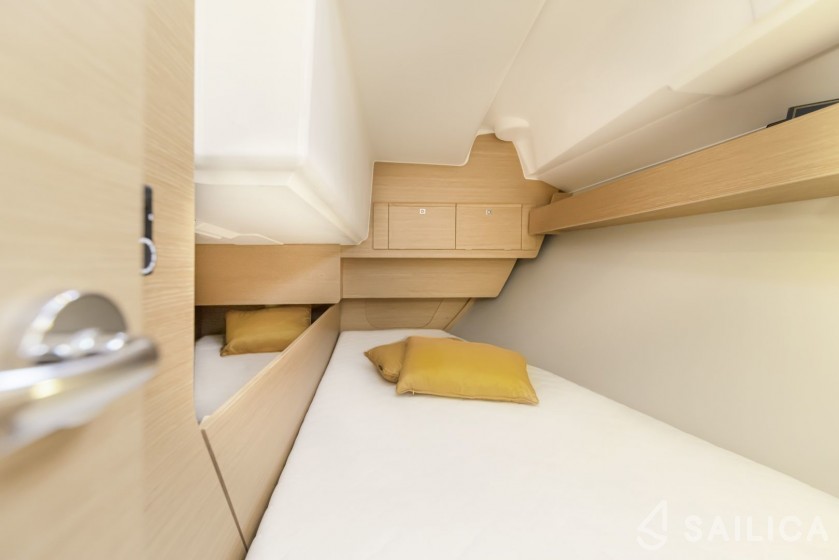 Dufour 360 GL - Yacht Charter Sailica