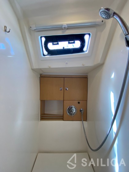 Bavaria 46 Cruiser - Yacht Charter Sailica