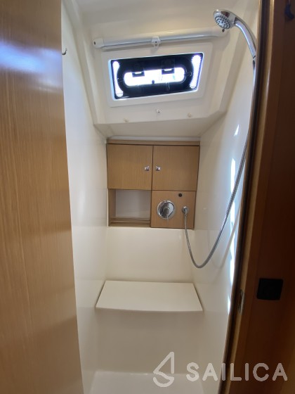 Bavaria 46 Cruiser - Yacht Charter Sailica